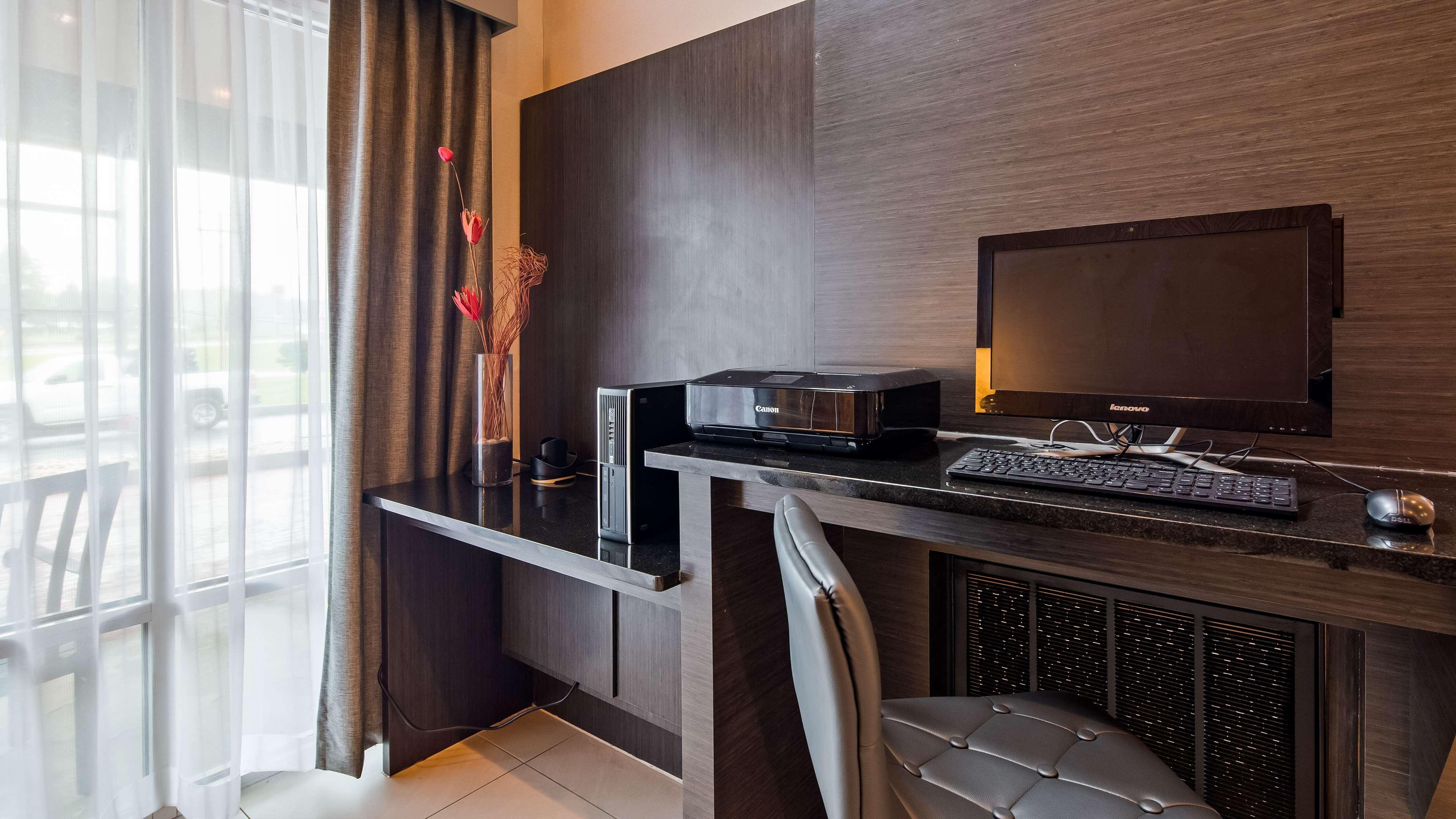 Best Western Plus New Cumberland Exterior foto