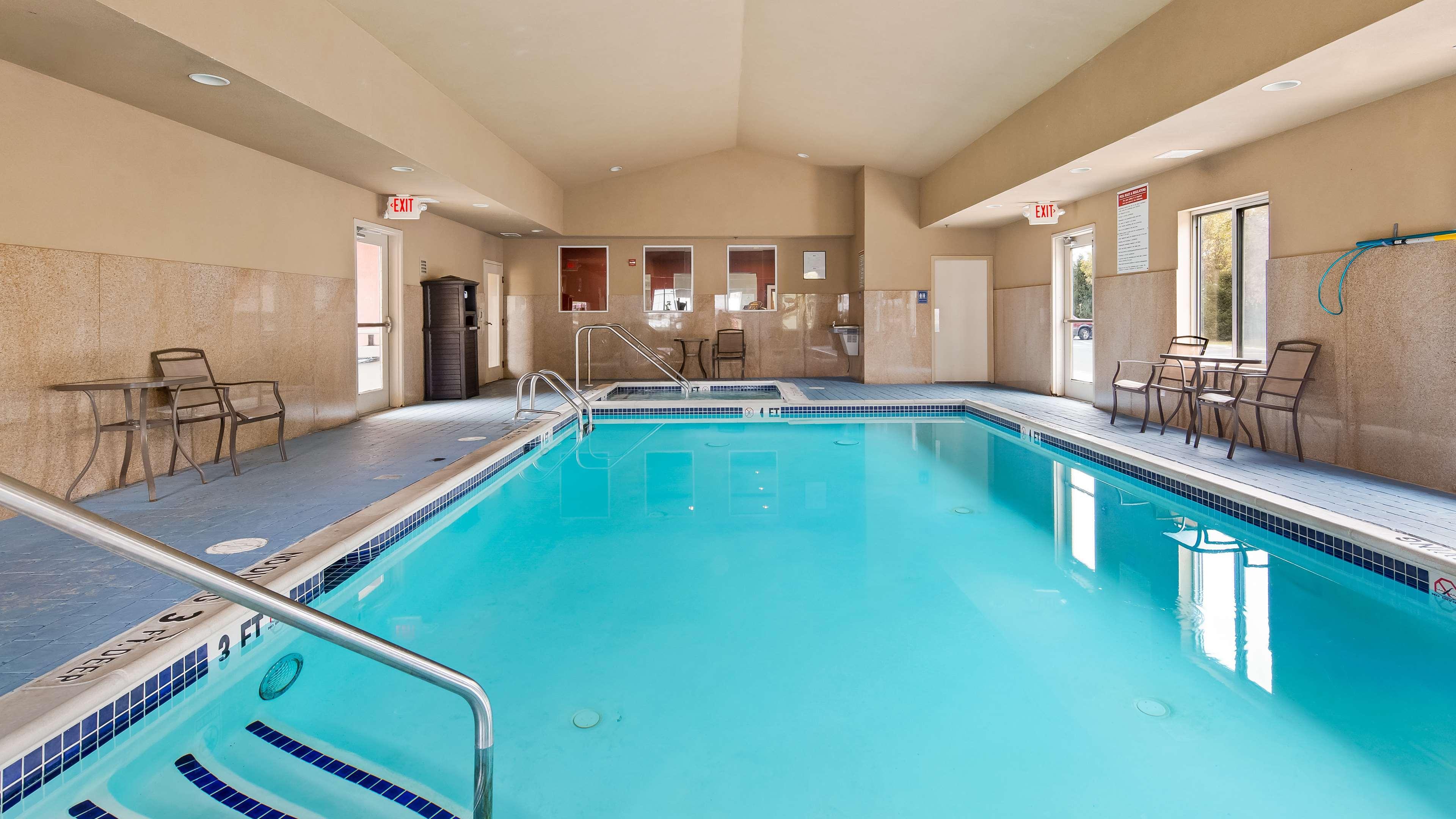 Best Western Plus New Cumberland Exterior foto
